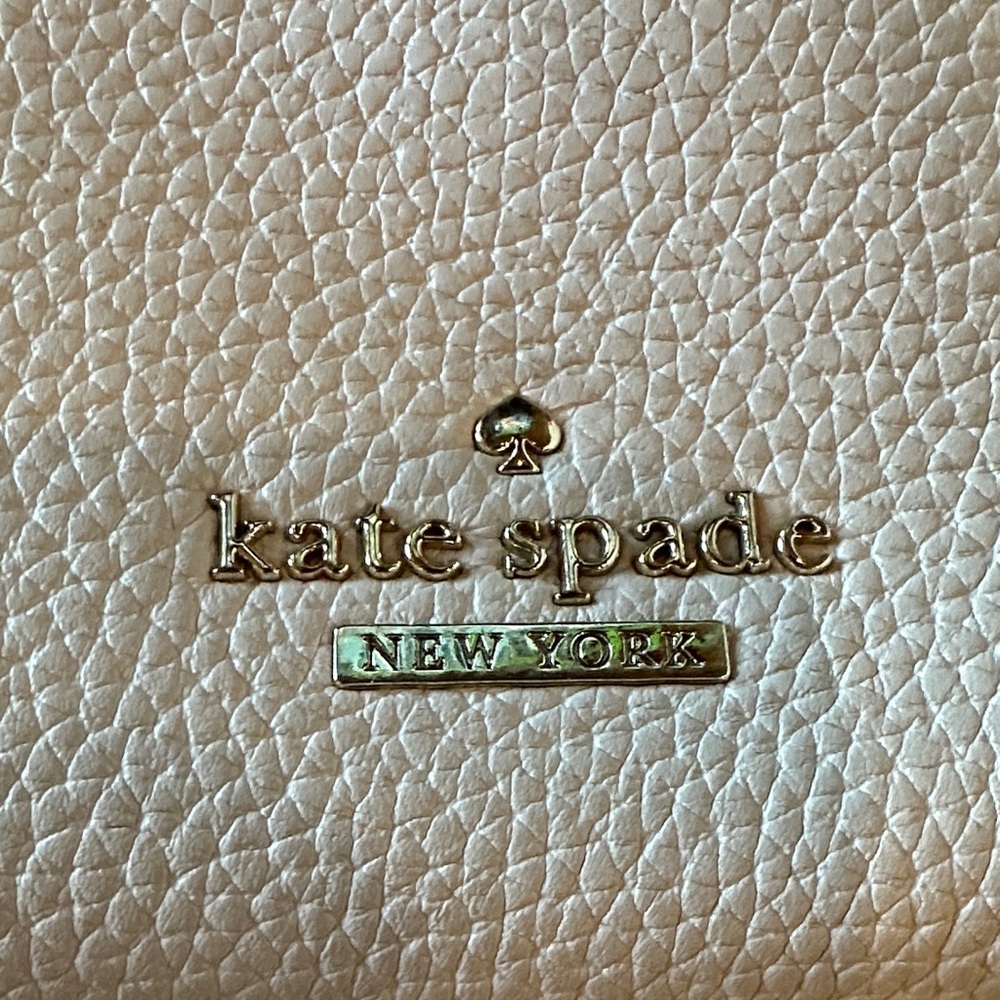 Kate Spade Ivory Crossbody Purse Great Condition!✨ - Picture 2 of 12